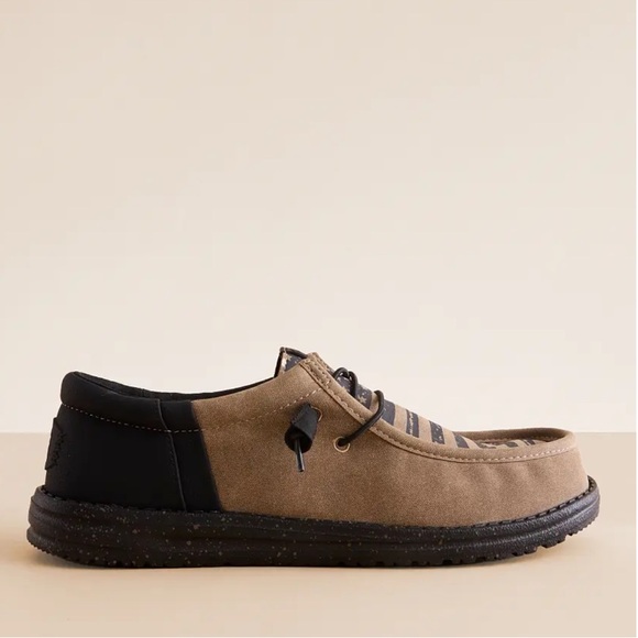 Hey Dude exclusive Men's Tan and Black Loafers - Picture 1 of 6